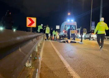 Şiddetli rüzgarda savrulan motosikletli hayatını kaybetti