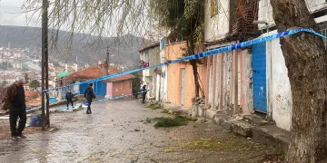 Alacak verecek kavgasında tüfekle birbirlerine ateş açan 6 kişi tutuklandı