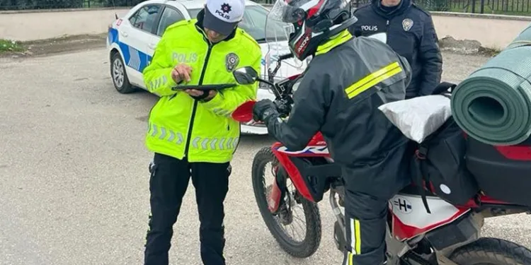 Manisa’da 25 motosiklet trafikten men edildi