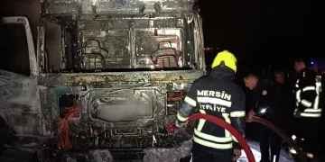 Yakıt dolu tanker yandı