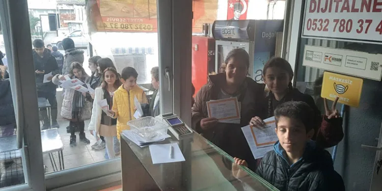 Karnesini getirene ücretsiz döner