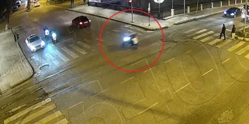 Plakasını havluyla kapatıp trafikte canını hiçe saydı