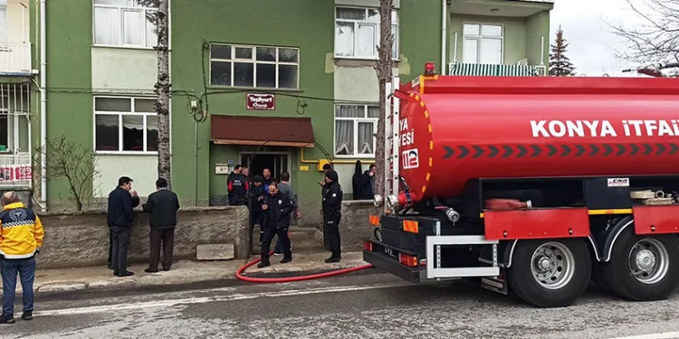 Konya’da evde çıkan yangında 4 kişi yaralandı