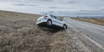 Kontrolden çıkan otomobil takla attı: 3 yaralı