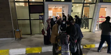 Umre kafilesini taşıyan uçakta şüpheli paket alarmı