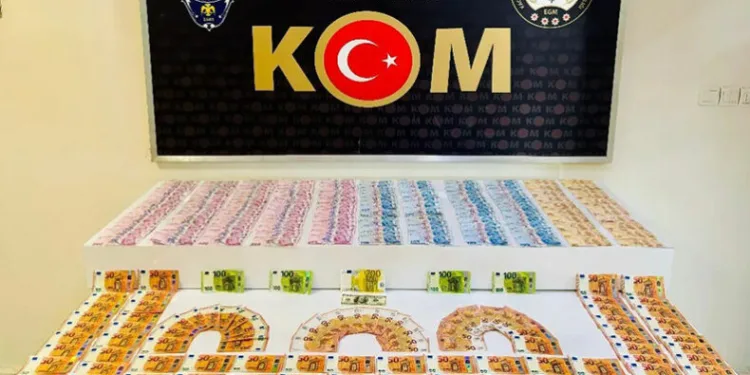 Sahte paraları akaryakıt istasyonlarına veren şüpheliler yakalandı