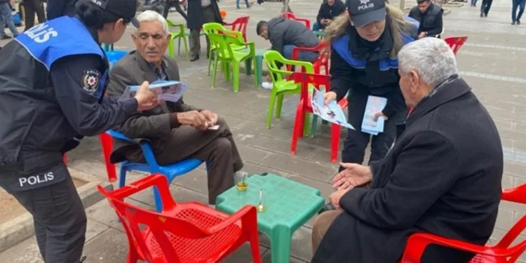 Mardin’de dolandırıcılara karşı broşür dağıtıldı