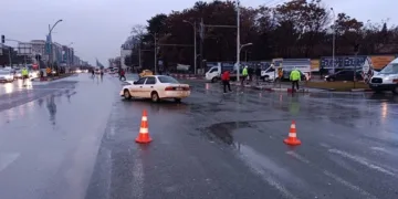 Üç aracın karıştığı kazada: 1 kişi yaralandı