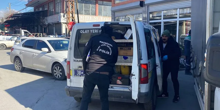 İşyeri komşuları arasında silahlı kavga: 1 yaralı