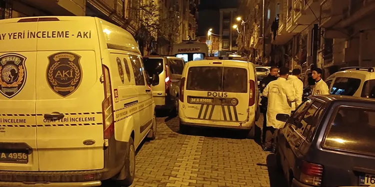 Eski koca dehşeti: Eski eşini bıçaklayıp intihar etti