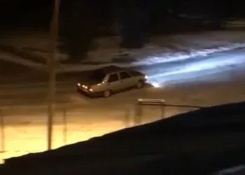 Uludağ’da otomobil ile drift attı