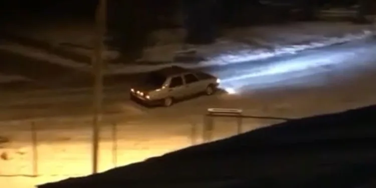 Uludağ’da otomobil ile drift attı