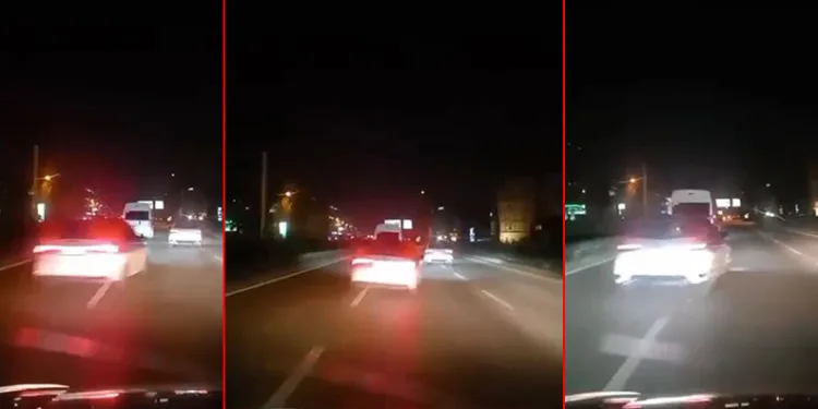 Bursa’da trafikte tehlikeli araba yarışı