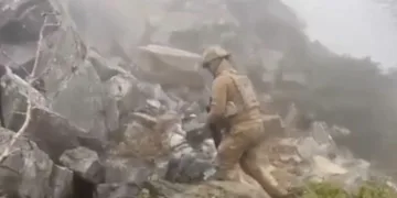 Teröristlerin 8 katlı mağarası imha edildi