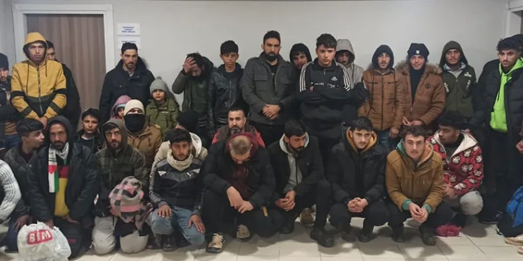 Bursa’da 45 kaçak göçmen ve 2 organizatör yakalandı