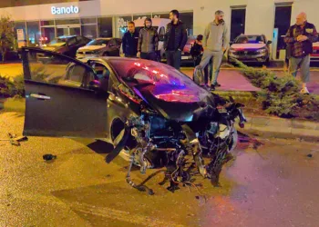 Bursa’da kontrolden çıkan otomobil alt yola uçtu