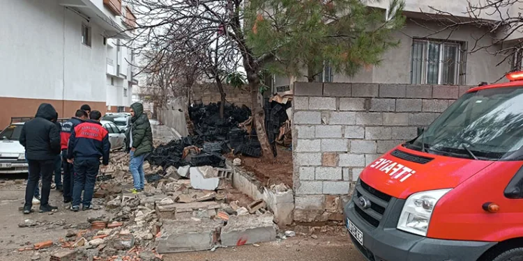 Siverek’te çöken bahçe duvarının altında kalan 2 çocuk yaralandı