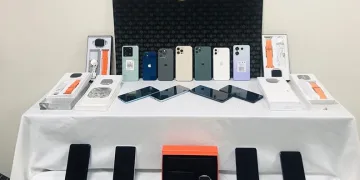 Polisten kaçak cep telefonu operasyonu