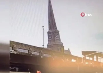 ABD’de kilisenin çatısı çöktü