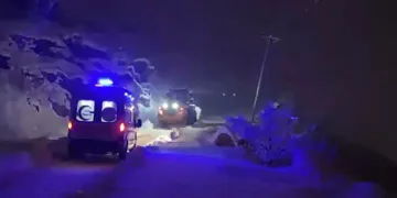 Şırnak’ta karda hasta kurtarma operasyonu