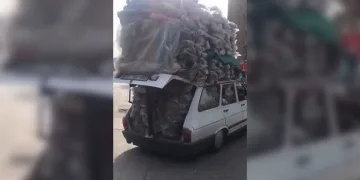 Şanlıurfa’da otomobil taşıdığı yükle kamyonetlere kafa tuttu