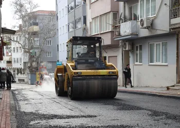Gemlik Belediyesi’nden Alemdar Caddesi’ne estetik dokunuş