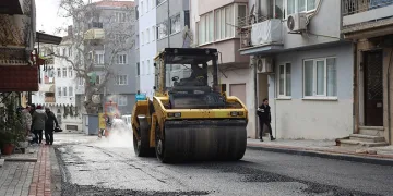 Gemlik Belediyesi’nden Alemdar Caddesi’ne estetik dokunuş