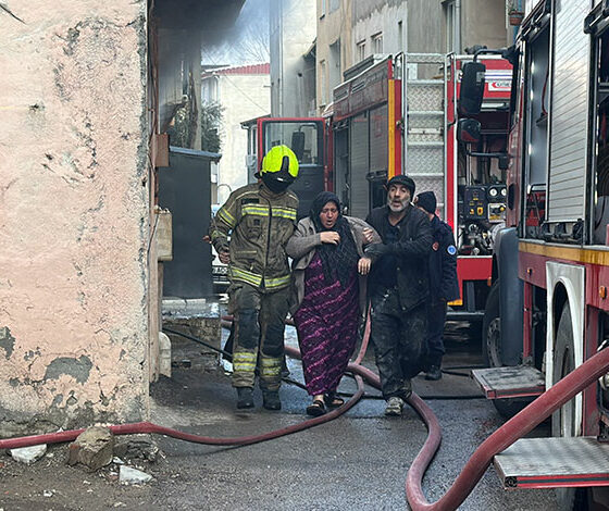 Bursa'da 2'si çocuk 4 kişi yanmaktan son anda kurtarıldı