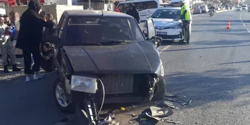 Milas’ta kamyonet ile otomobil çarpıştı