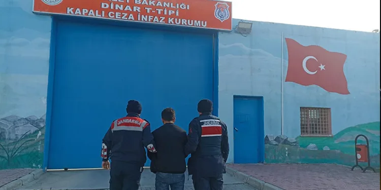 6 yıl 3 ay hapis cezası ile aranan şahıs köyünde yakalandı