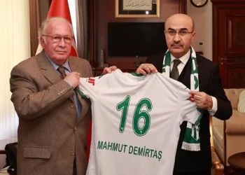 Bursaspor, Bursa Valisi Mahmut Demirtaş’ı ziyaret etti