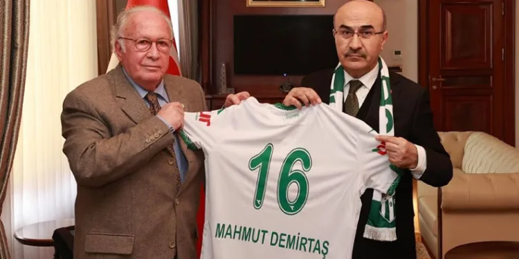 Bursaspor, Bursa Valisi Mahmut Demirtaş’ı ziyaret etti