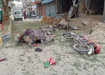 Pakistan’da seçim konvoyuna bombalı saldırı