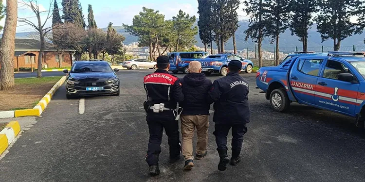 18 yıl hapis cezası olan şahsı jandarma yakaladı