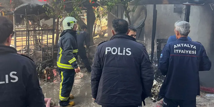 Müstakil evde çıkan yangın itfaiye ekipleri tarafından söndürüldü