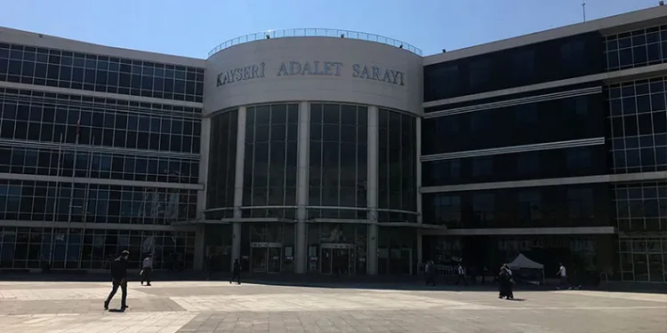 3 haftalık kızını boğarak öldüren anneye müebbet hapis