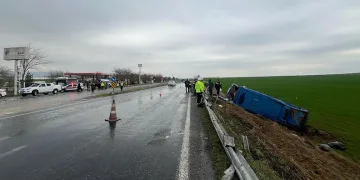 Diyarbakır’da cezaevi aracı devrildi: 13 yaralı