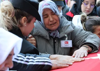 Şehit cenazesinde gözyaşları sel oldu