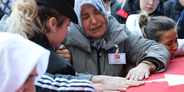 Şehit cenazesinde gözyaşları sel oldu
