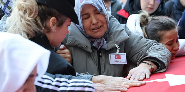 Şehit cenazesinde gözyaşları sel oldu