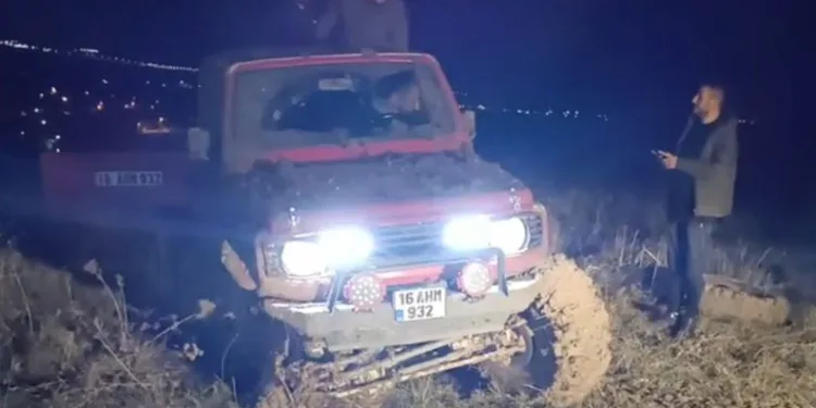 Off-road yaparken lastiği koptu, farkında olmadan kilometrelerce yol gitti