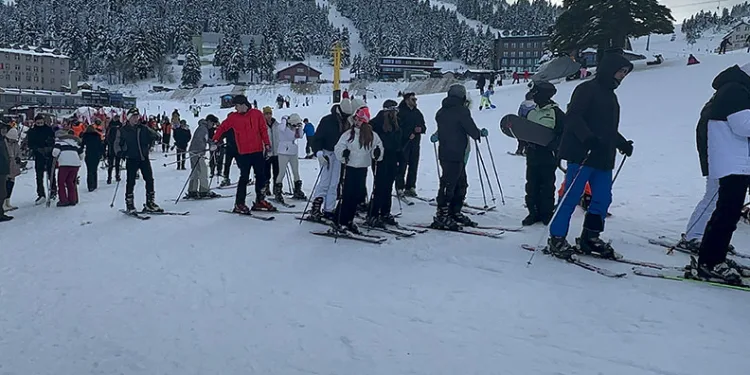 Uludağ’a turist akını