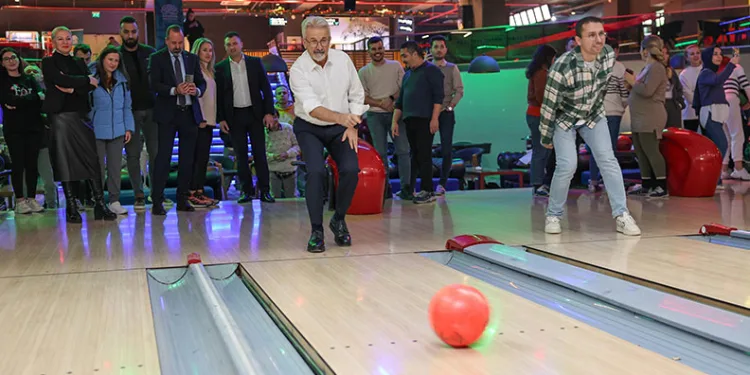 Nilüfer Belediyesi’nde bowling turnuvası