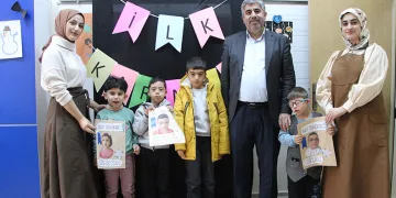 Özel öğrencilerin ilk karne heyecanı