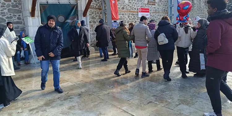 Tarihi Ulu Cami sucuk festivalinde de yoğun