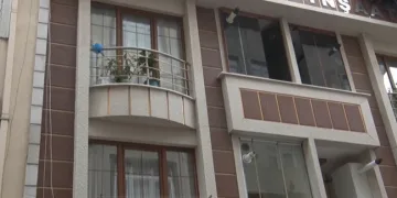 Kendisine silah çeken oğlunu öldürdü