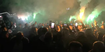 Alinur Aktaş, Bursa’da meşalelerle karşılandı