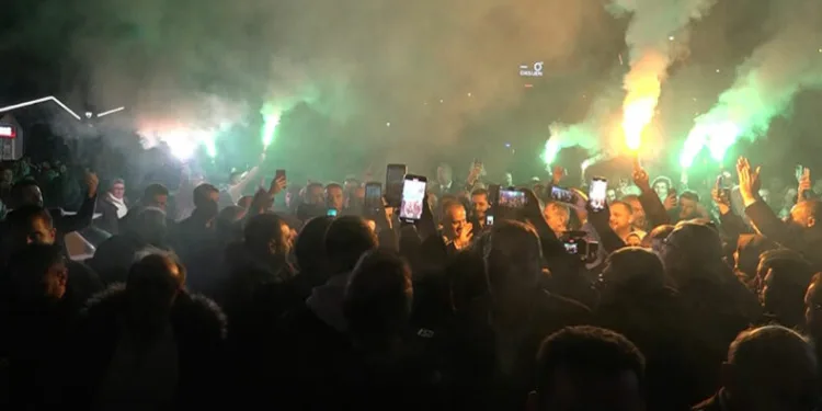 Alinur Aktaş, Bursa’da meşalelerle karşılandı