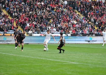 Bursaspor’da çöküş sürüyor