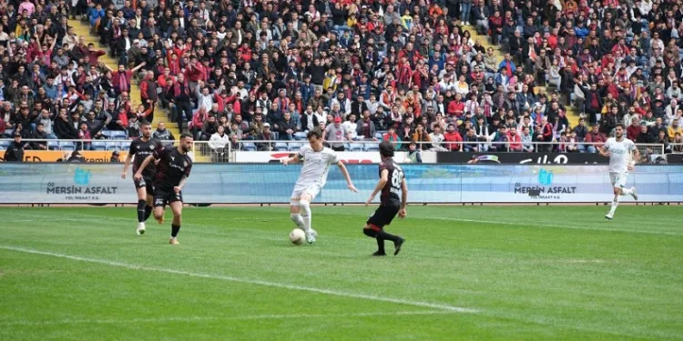 Bursaspor’da çöküş sürüyor